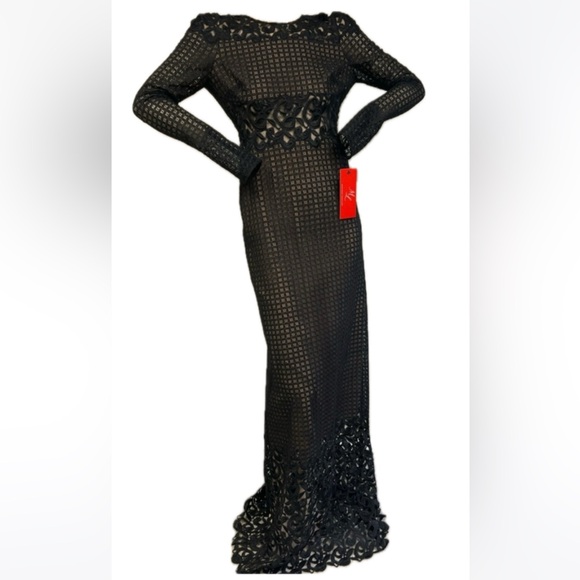 Monique Lhuillier imported lace, long sleeve long gown - Picture 1 of 14